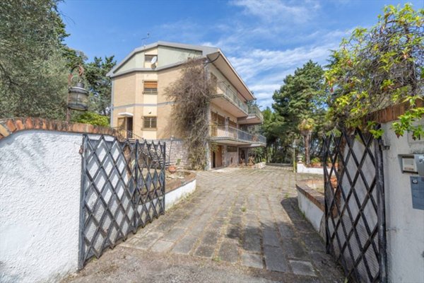 casa indipendente in vendita a Tortoreto