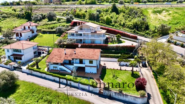 casa indipendente in vendita a Tortoreto