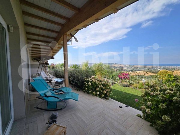 casa indipendente in vendita a Tortoreto