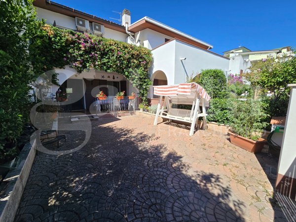 casa indipendente in vendita a Tortoreto