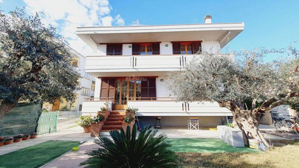 casa indipendente in vendita a Tortoreto