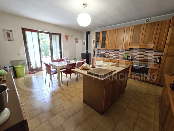 casa indipendente in vendita a Tortoreto