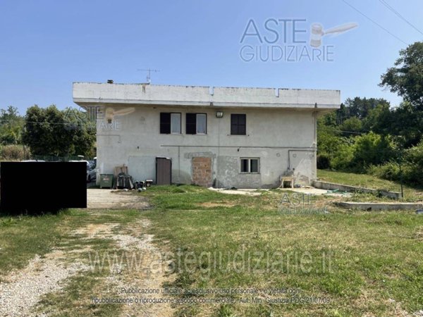 appartamento in vendita a Tortoreto in zona Salino