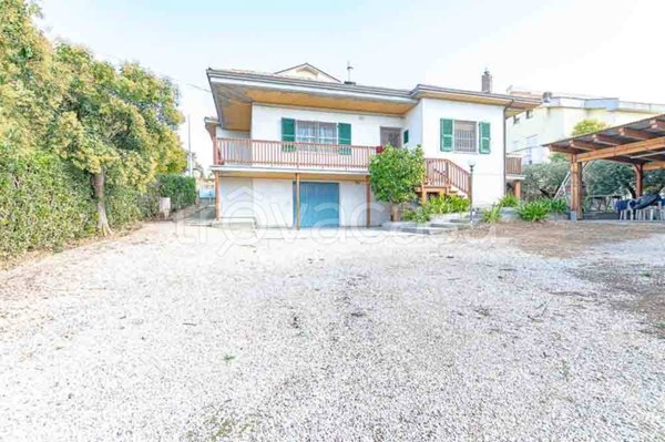 casa indipendente in vendita a Tortoreto