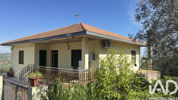 casa indipendente in vendita a Tortoreto in zona Colli
