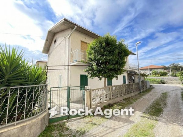 casa indipendente in vendita a Tortoreto