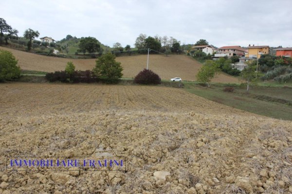 terreno agricolo in vendita a Tossicia in zona Petrignano