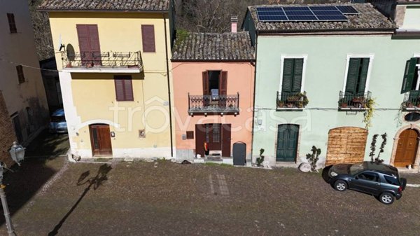 casa indipendente in vendita a Tossicia