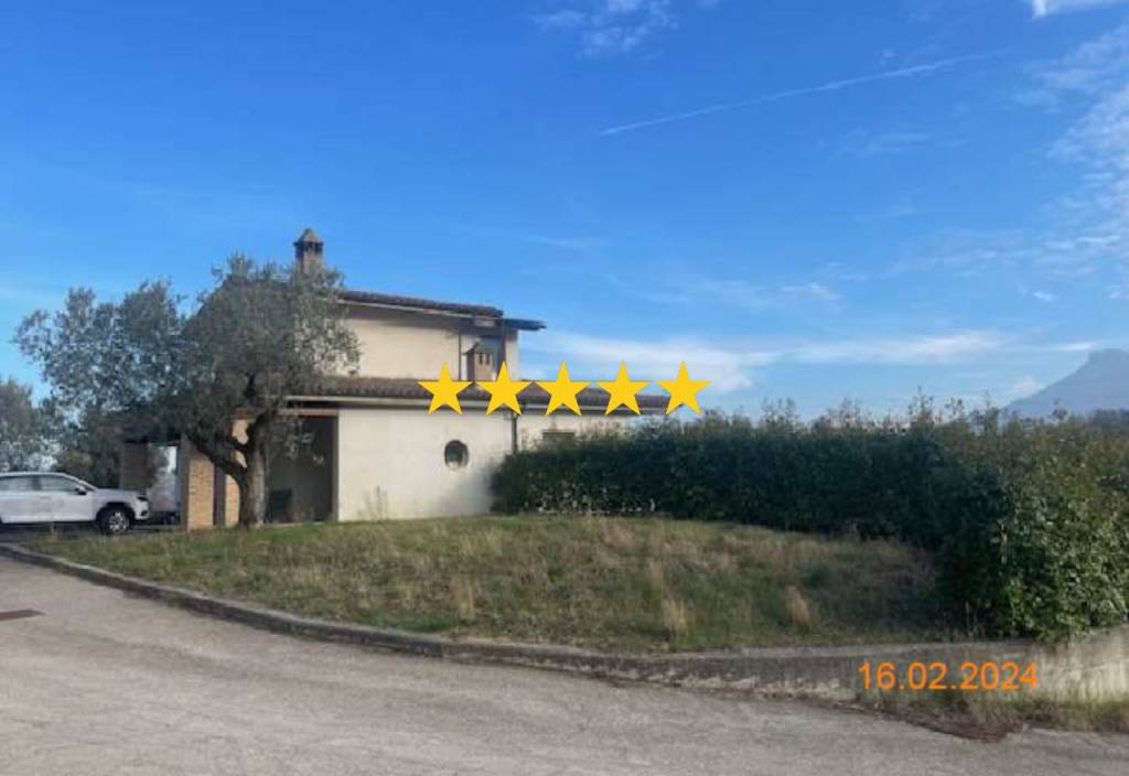 appartamento in vendita a Tossicia in zona Case di Renzo