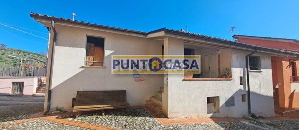 casa indipendente in vendita a Tossicia