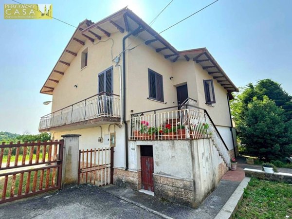 casa indipendente in vendita a Tossicia