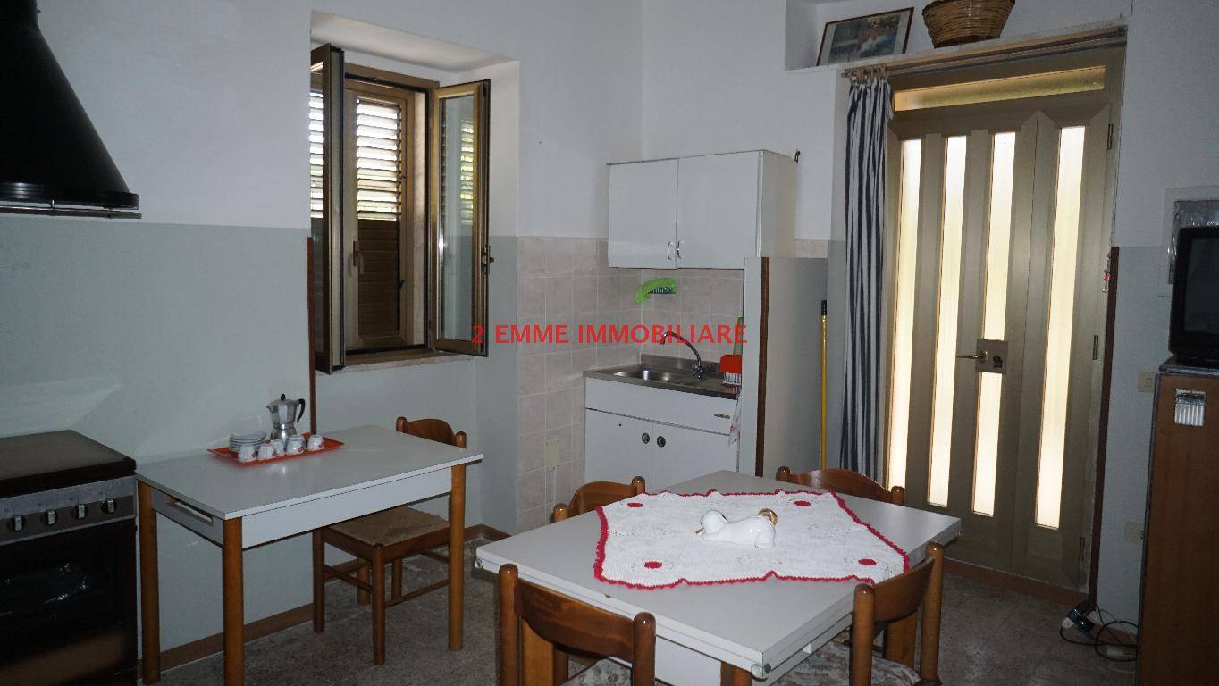 appartamento in vendita a Valle Castellana in zona San Vito