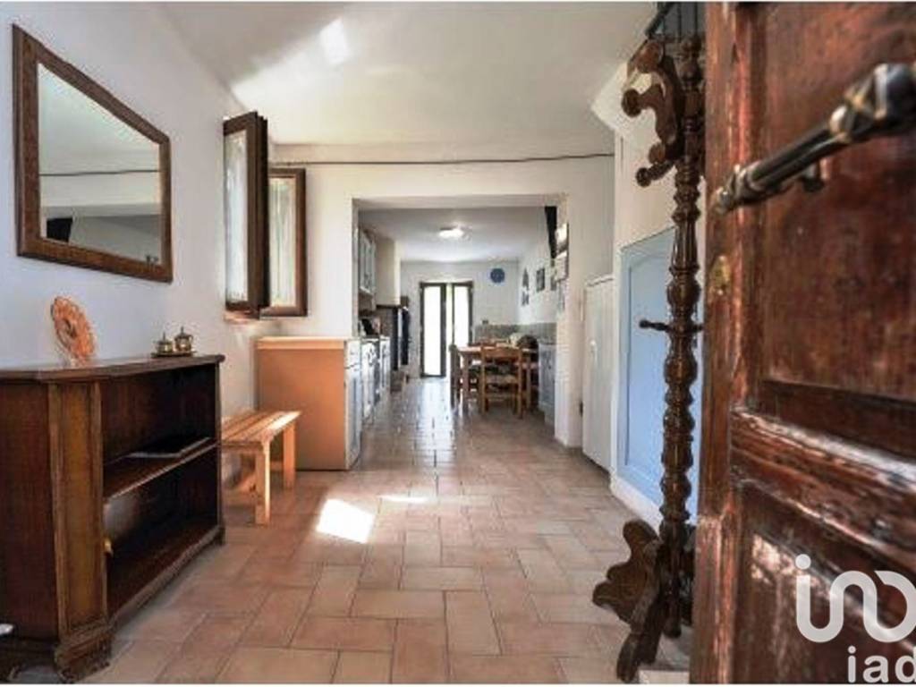 casa indipendente in vendita a Valle Castellana in zona San Giacomo