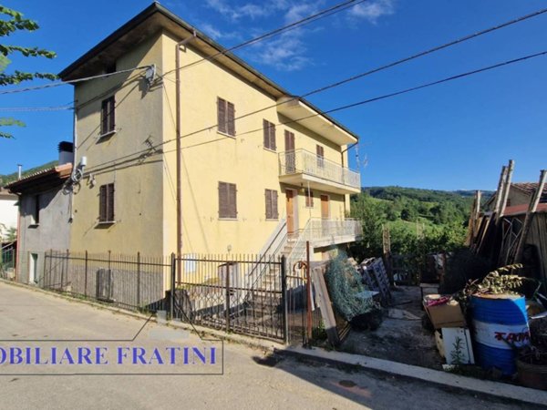 casa indipendente in vendita a Valle Castellana in zona Prevenisco