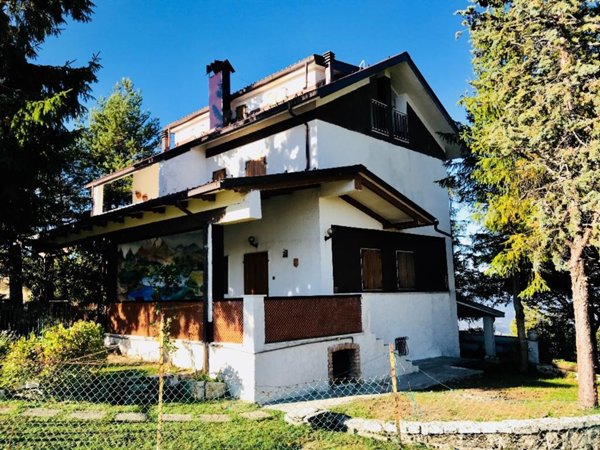 casa indipendente in vendita a Valle Castellana in zona San Giacomo