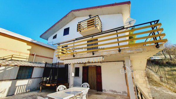 appartamento in vendita a Valle Castellana in zona San Giacomo