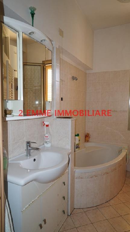 casa indipendente in vendita a Valle Castellana in zona San Vito