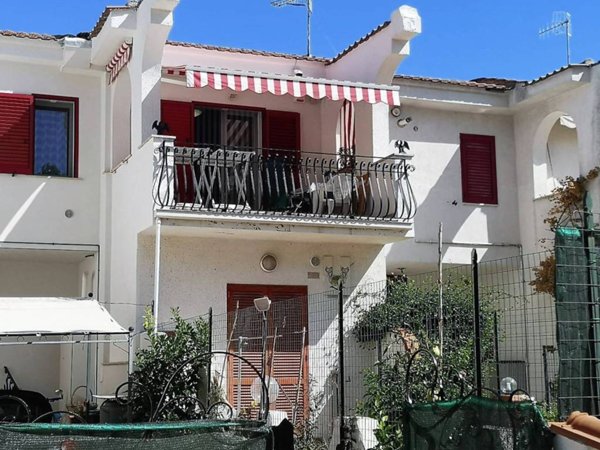casa indipendente in vendita a Martinsicuro in zona Villa Rosa