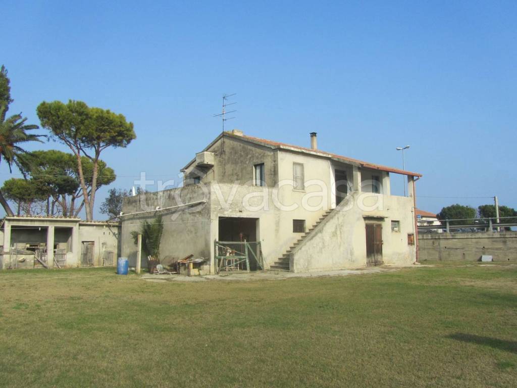 casa indipendente in vendita a Martinsicuro in zona Villa Rosa