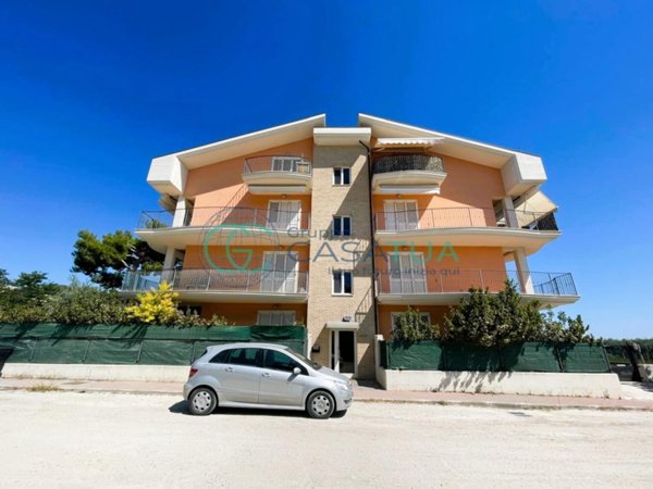 casa indipendente in vendita a Martinsicuro in zona Villa Rosa