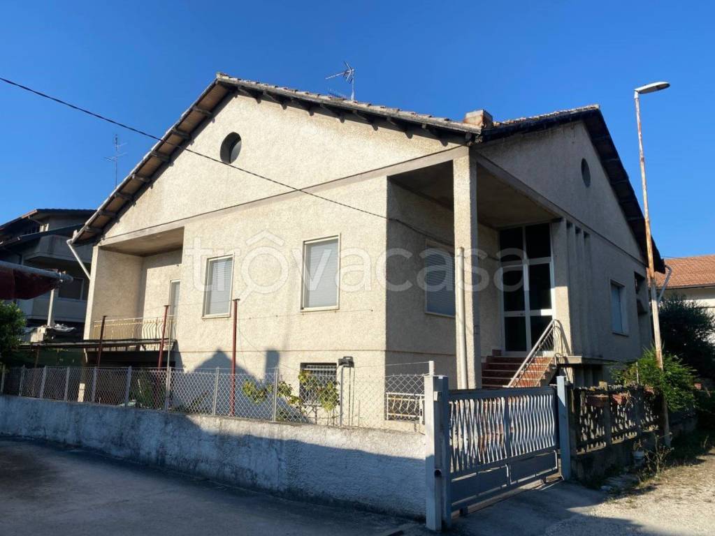 casa indipendente in vendita a Martinsicuro