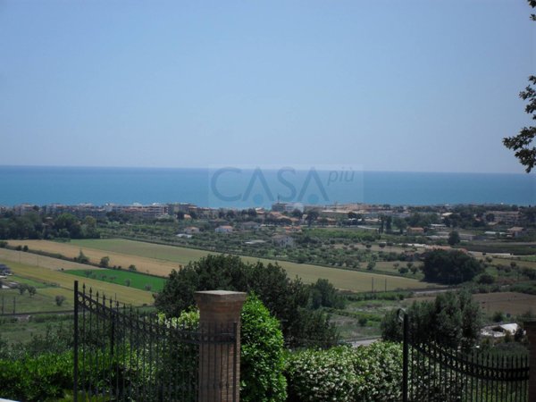 casa indipendente in vendita a Martinsicuro