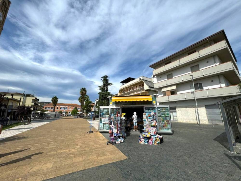 negozio in vendita a Martinsicuro
