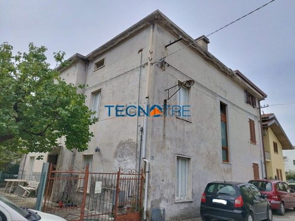 casa indipendente in vendita a Martinsicuro