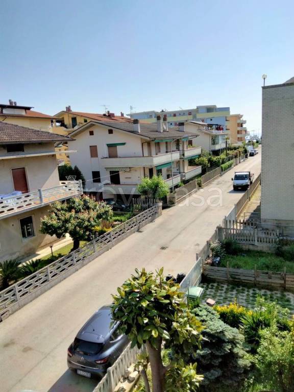 appartamento in vendita a Martinsicuro in zona Villa Rosa