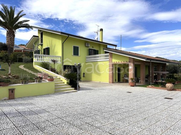 casa indipendente in vendita a Martinsicuro
