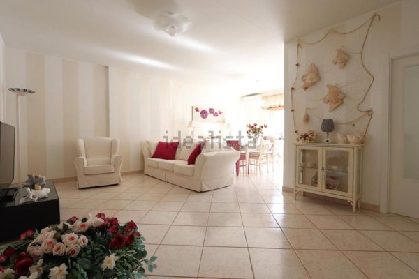 appartamento in vendita a Martinsicuro in zona Villa Rosa