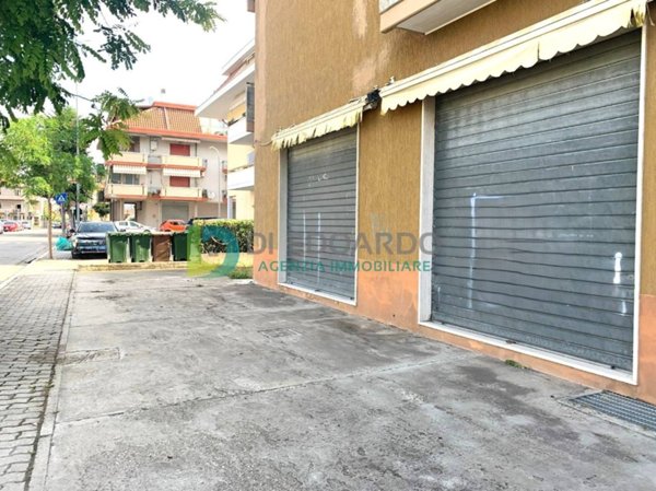 locale commerciale in vendita a Martinsicuro