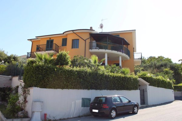 casa indipendente in vendita a Martinsicuro