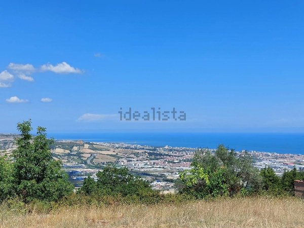 casa indipendente in vendita a Martinsicuro