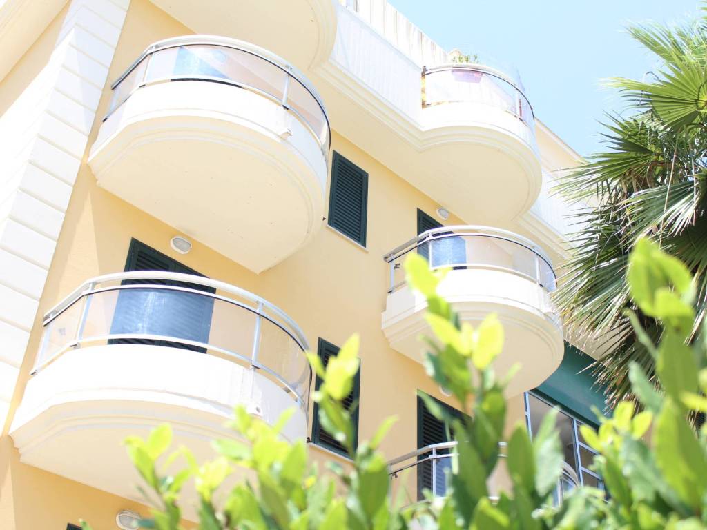 appartamento in vendita a Martinsicuro in zona Villa Rosa