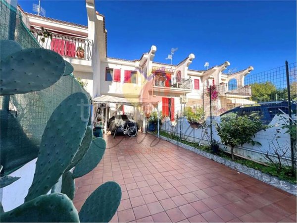 casa indipendente in vendita a Martinsicuro in zona Villa Rosa