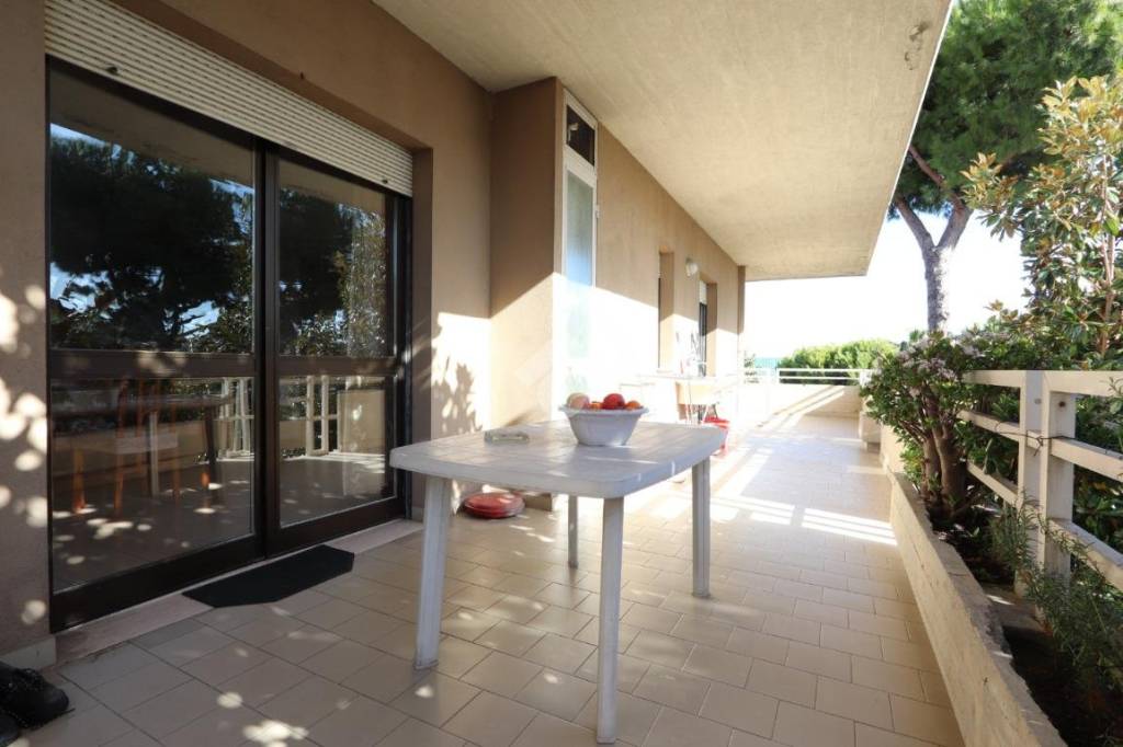 appartamento in vendita a Martinsicuro in zona Villa Rosa