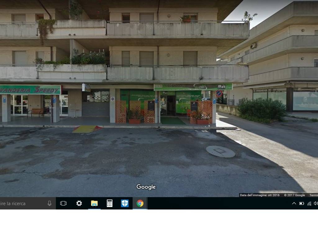 negozio in vendita a Martinsicuro in zona Villa Rosa