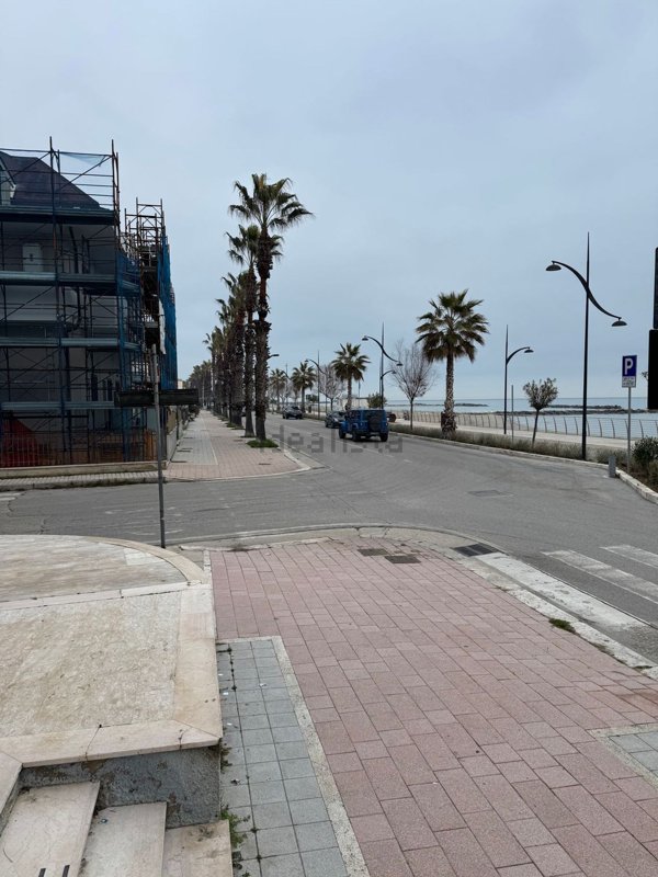 locale commerciale in vendita a Martinsicuro