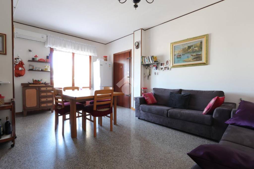 appartamento in vendita a Martinsicuro in zona Villa Rosa