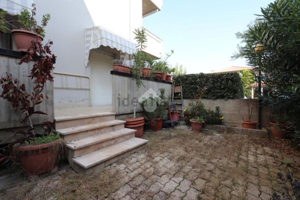 appartamento in vendita a Martinsicuro in zona Villa Rosa