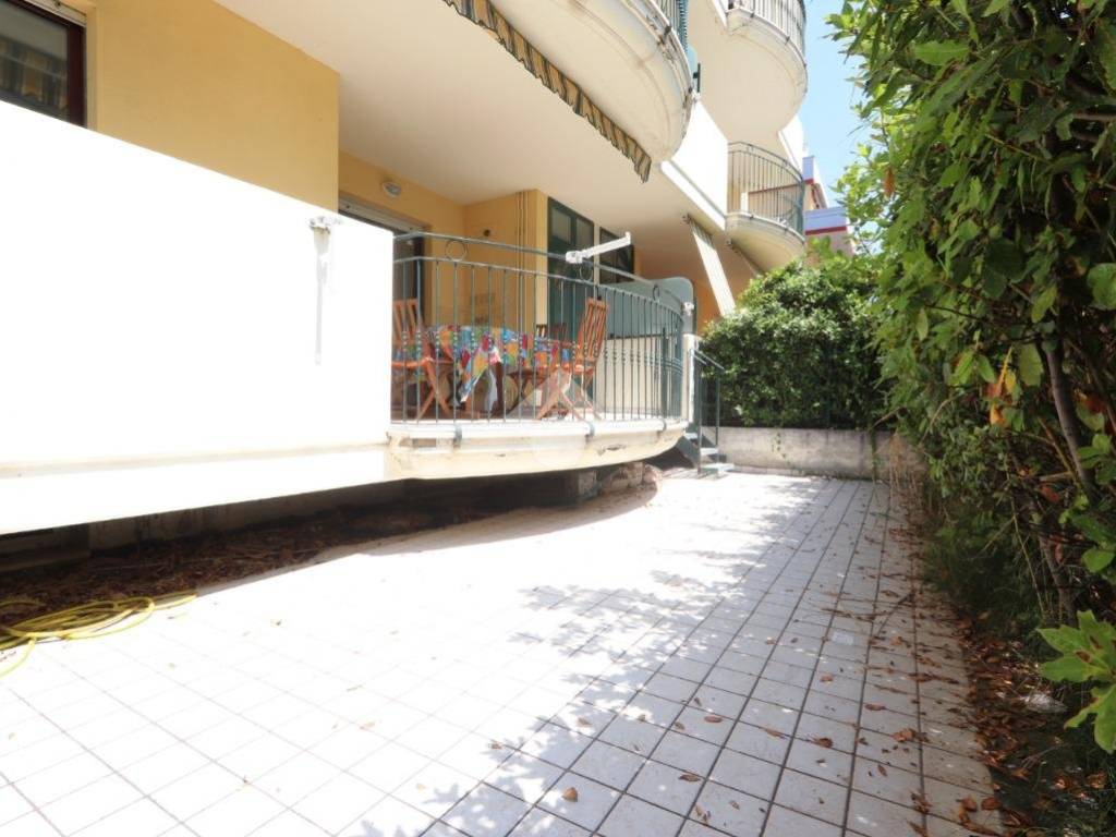 appartamento in vendita a Martinsicuro in zona Villa Rosa