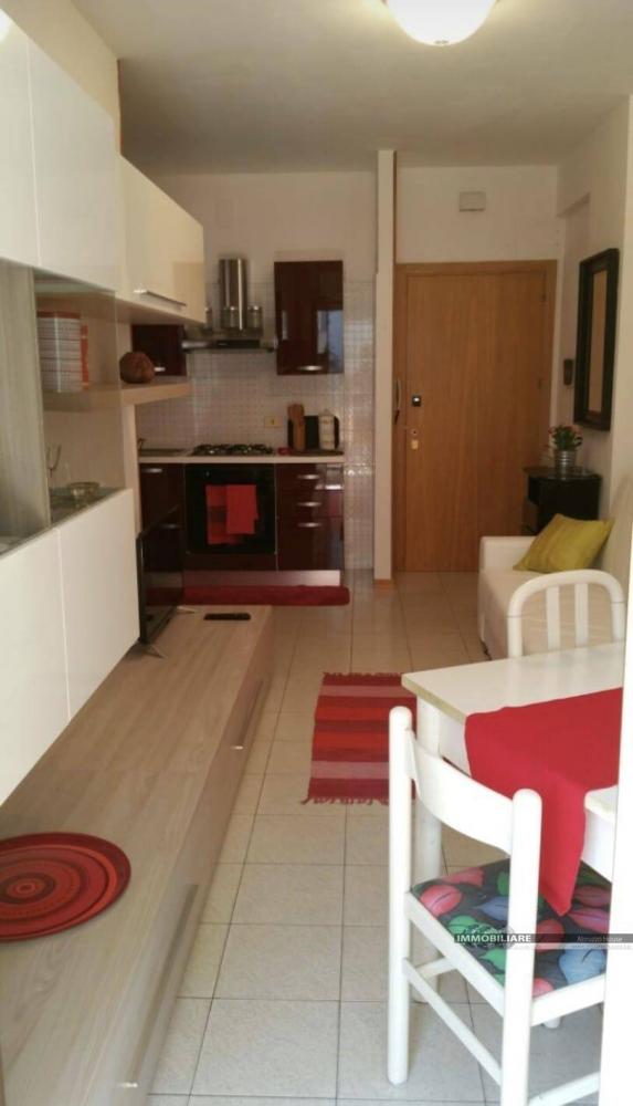 appartamento in vendita a Martinsicuro in zona Villa Rosa