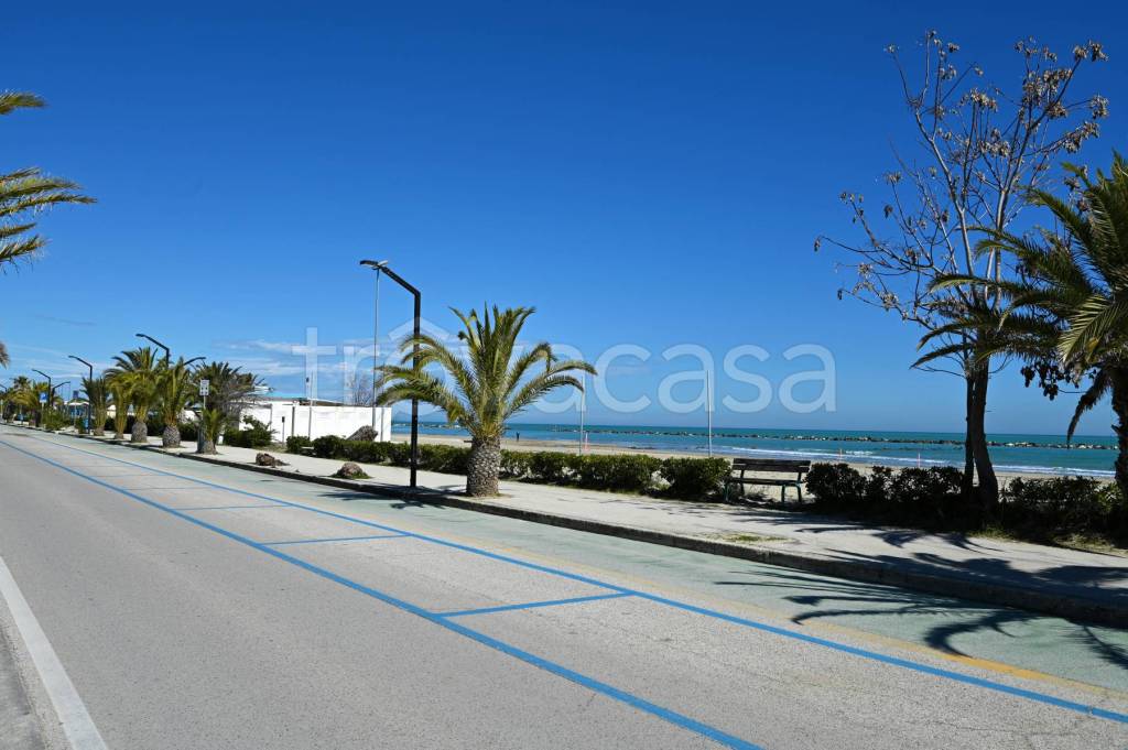 appartamento in vendita a Martinsicuro in zona Villa Rosa