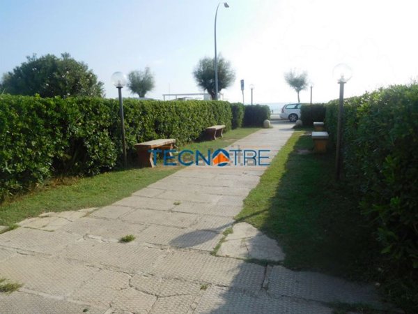appartamento in vendita a Martinsicuro in zona Villa Rosa