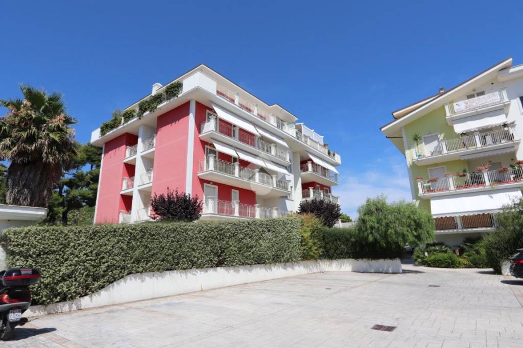 appartamento in vendita a Martinsicuro in zona Villa Rosa