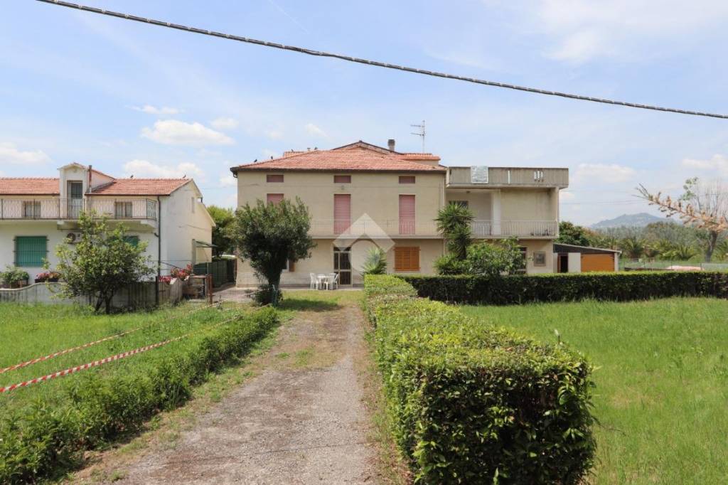 casa indipendente in vendita a Martinsicuro in zona Villa Rosa