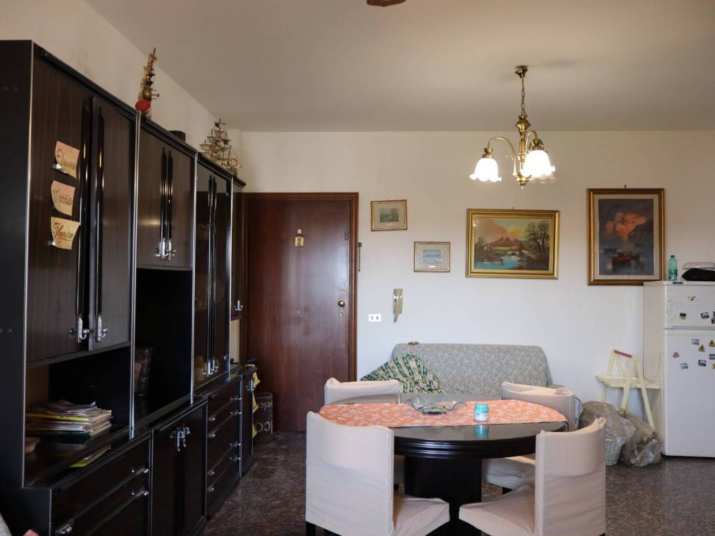 appartamento in vendita a Martinsicuro in zona Villa Rosa