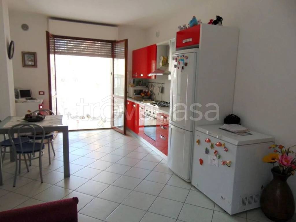 appartamento in vendita a Martinsicuro in zona Villa Rosa