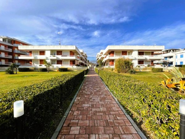 appartamento in vendita a Martinsicuro in zona Villa Rosa